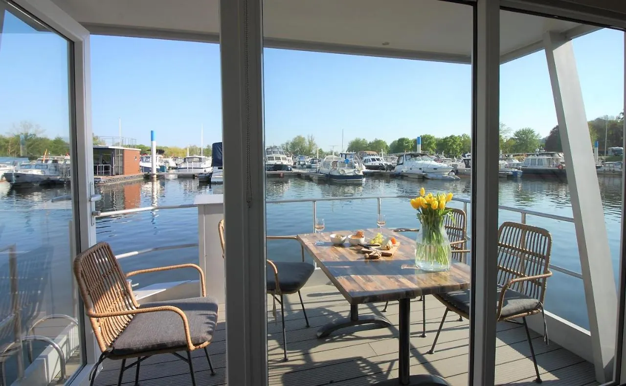 Holiday home Tiny Floating House, Mallorca Maastricht